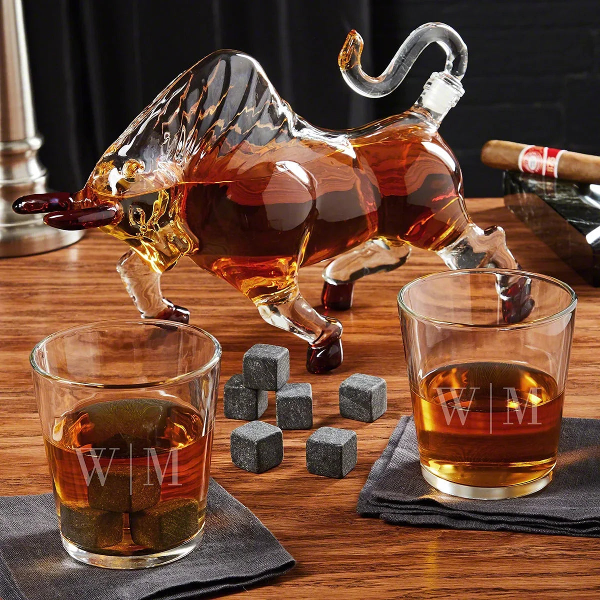 Quinton El Matador Bull Bourbon Decanter Sizeet with Engraved On The Rocks Glasses