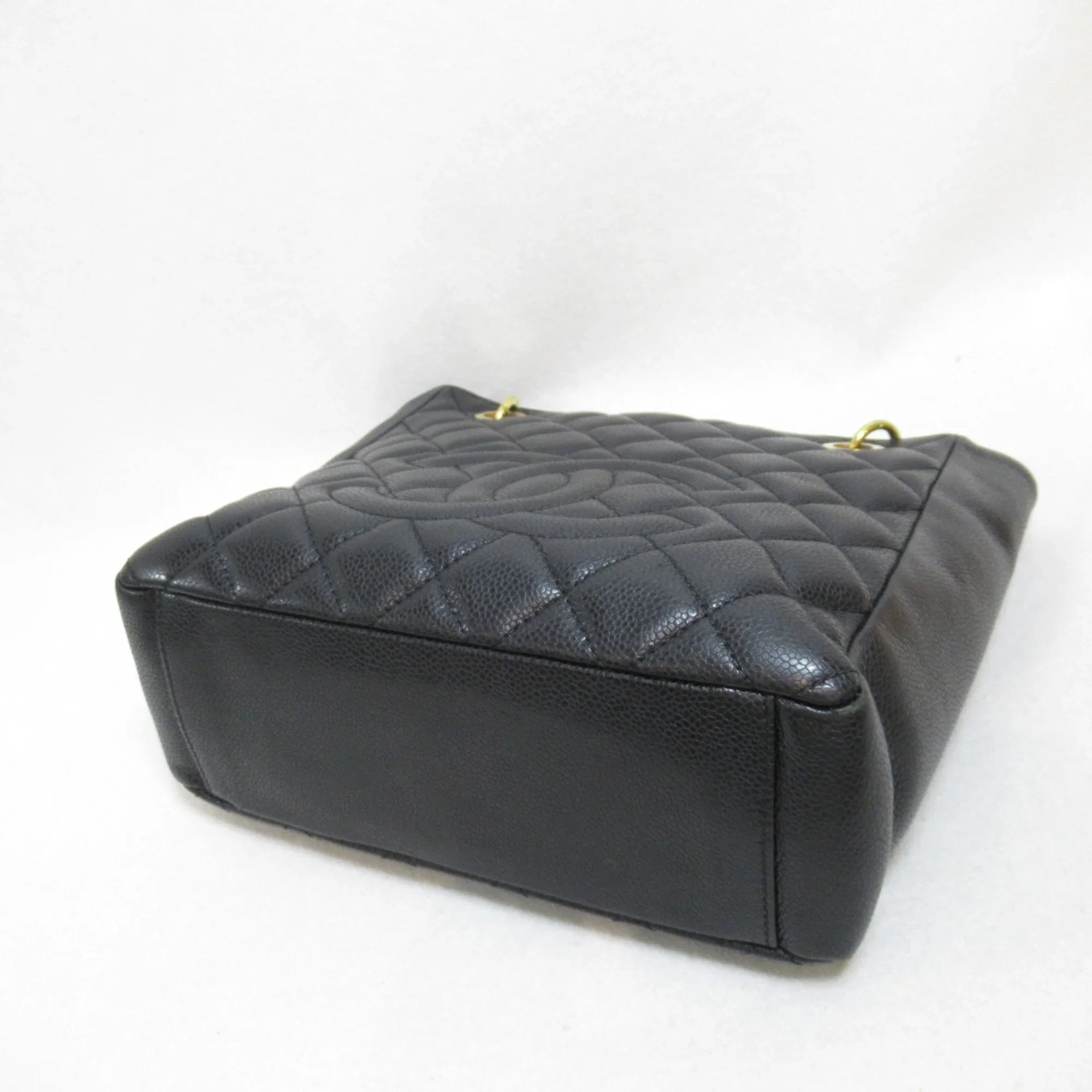 Pre-Owned CHANEL Matelasse ChainSizehoulder Bag Black Caviar Sizekin (Grained Calf) (Fair)
