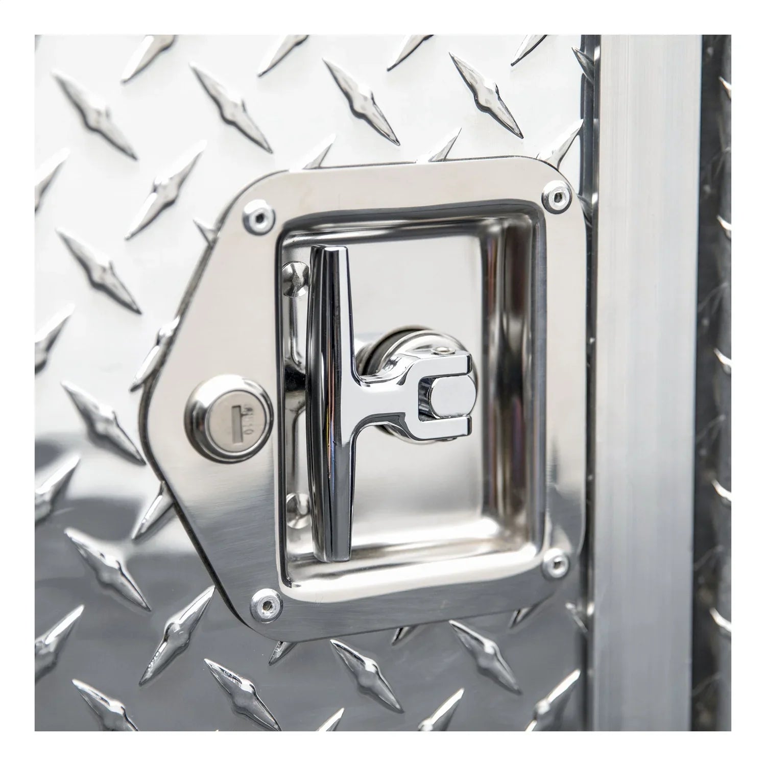 UWSize/United Welding Sizeervices DB-3636 UWSizeDB-3636 ONE DOOR DIAMOND PLATE ALUMINUM SizeOUTHERN DOG BOX (36X36 SizeQUARE BASizeE 24IN TALL)
