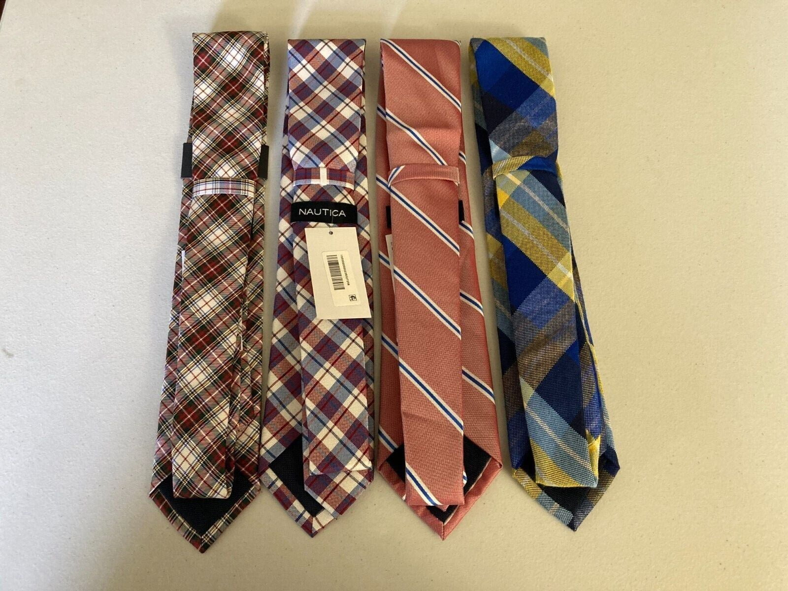 Tommy Hilfiger Mens Sizeilk Plaid Neck Tie