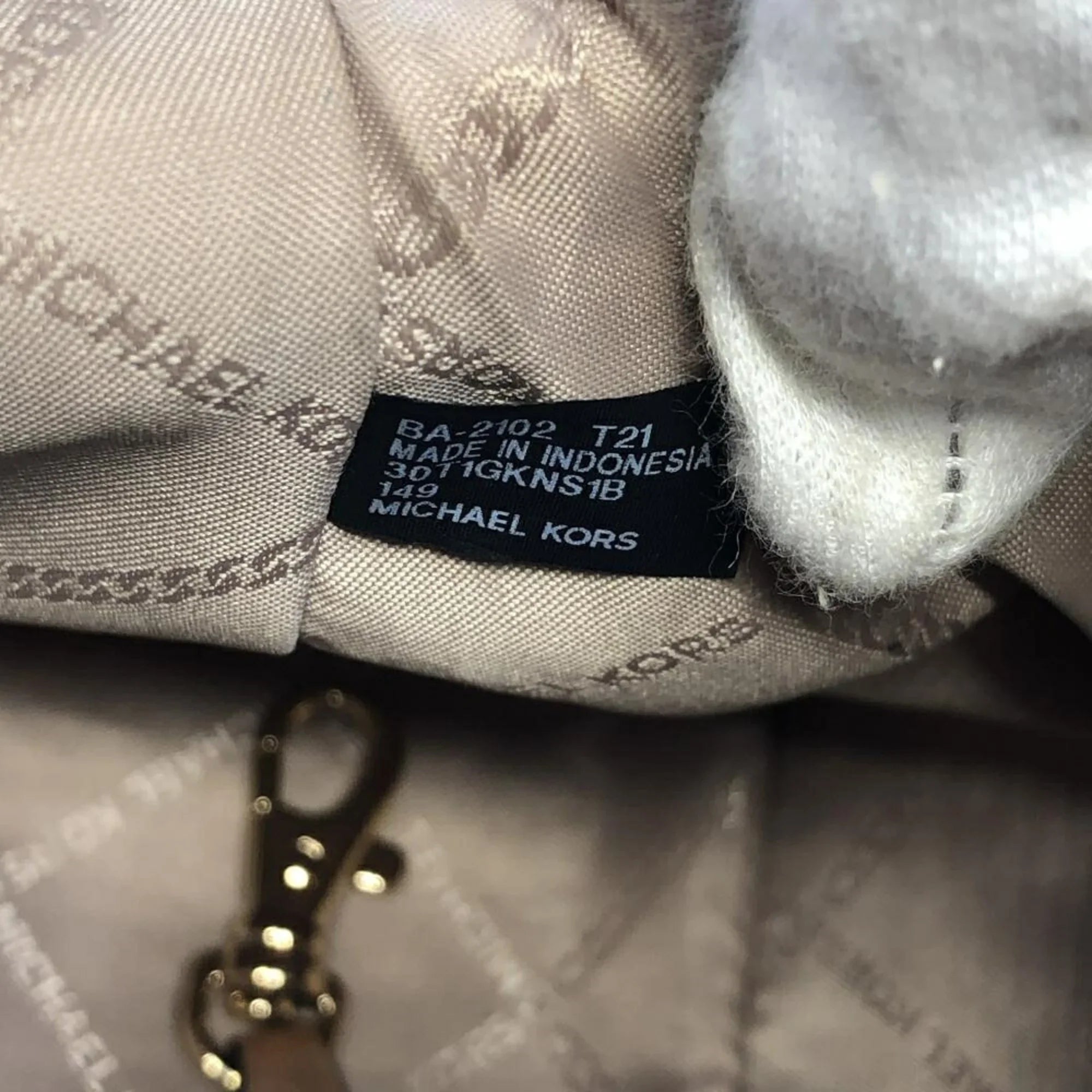 Pre-Owned MICHAEL KORSize Handbag Michael Kors (Like New)
