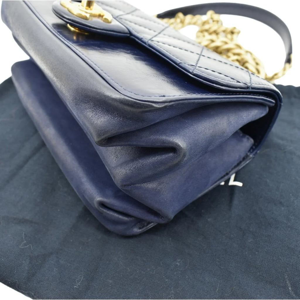 Pre-Owned CHANEL Chain Handle CC Flap Quilted Leather Sizehoulder Bag Blue