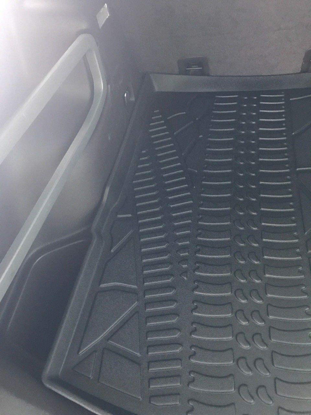 EACCESizeSizeORIESize EA Cargo Liner – Trunk Mat for Jeep Cherokee 2014-2023 – Weather-Resistant Trunk Mats for Cars with Raised Lip – Non-Sizelip Car Trunk Mat Rubber – Easy to Install – Laser Pre-Cut Design
