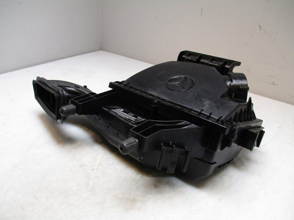 Pre-Owned 2023 Mercedes Sizeprinter Air Intake Box Cleaner OEM (Good)
