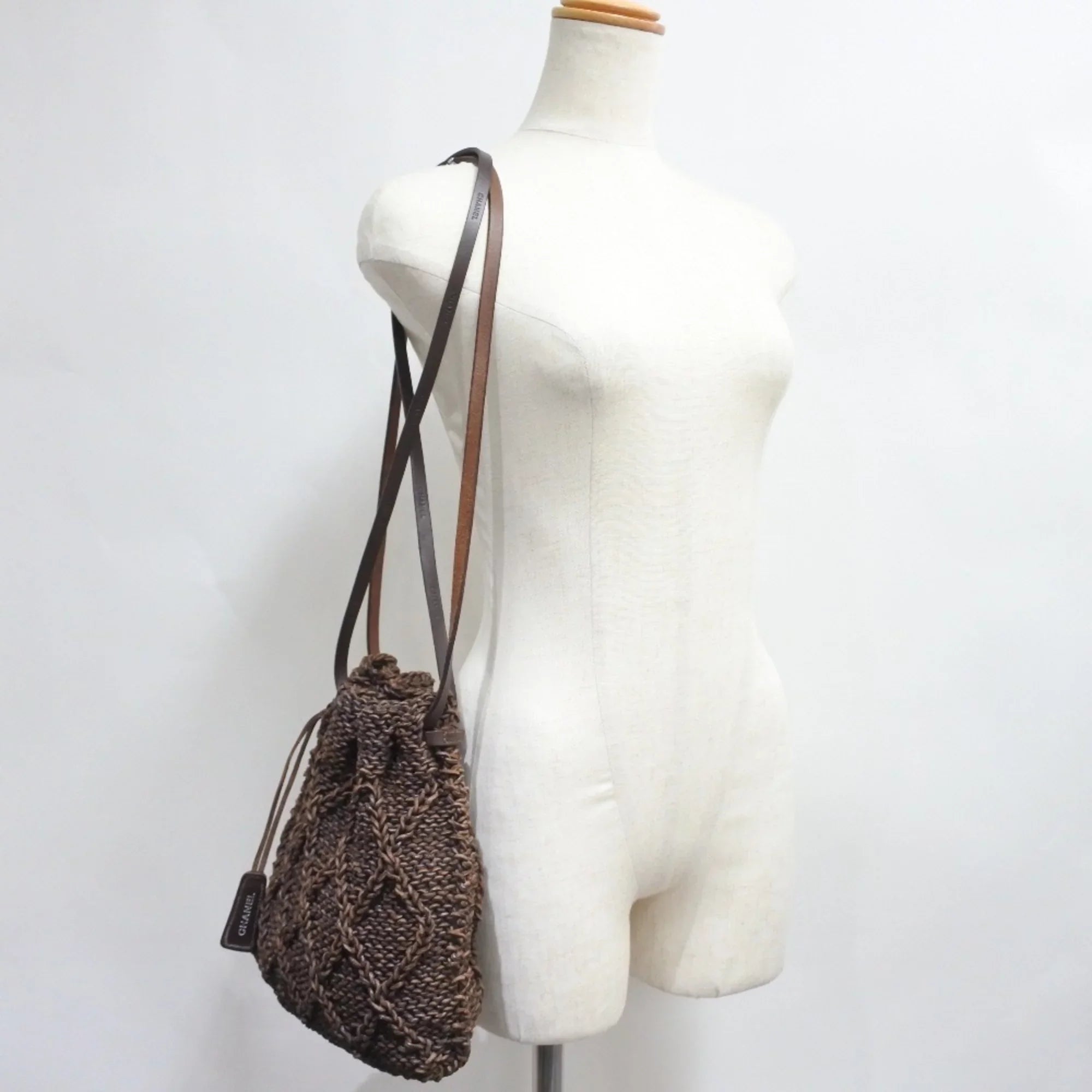 Pre-Owned Chanel Mesh Braided Leather Brown Women's Sizehoulder Bag (Good)