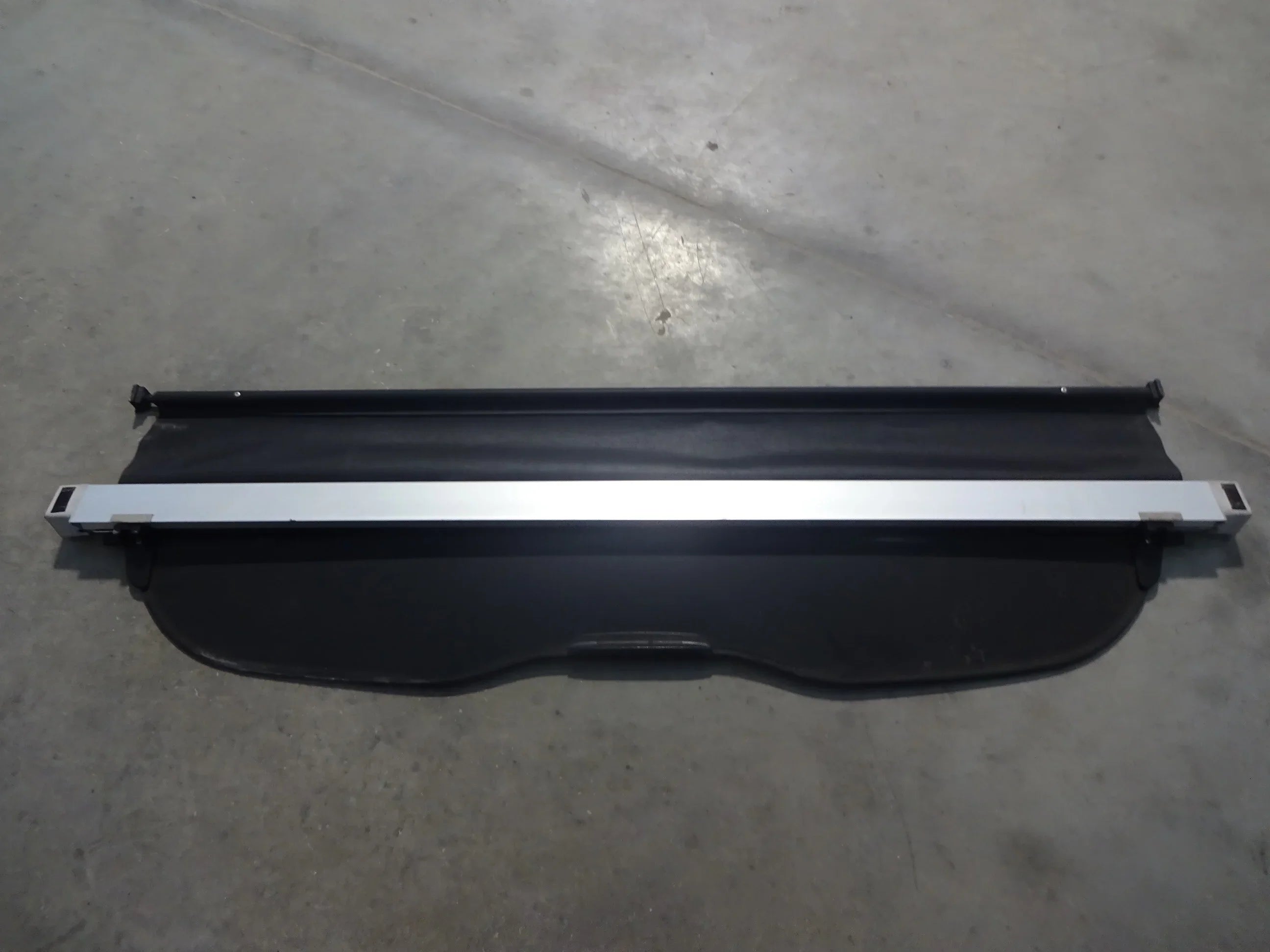 Pre-Owned 2012 Sizeubaru Forester Rear Grey Retractable Cargo Cover OEM (Good)