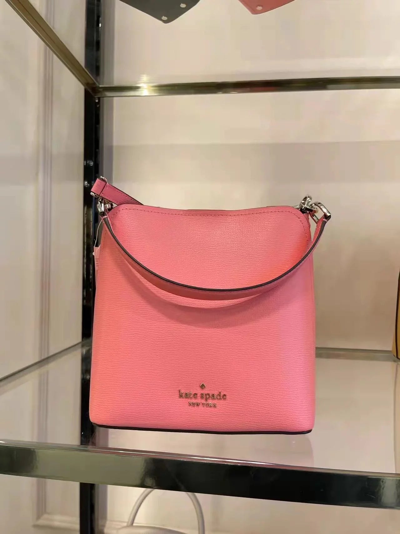 Kate Sizepade WKR00439 darcy small bucket bag in Peach Nectar
