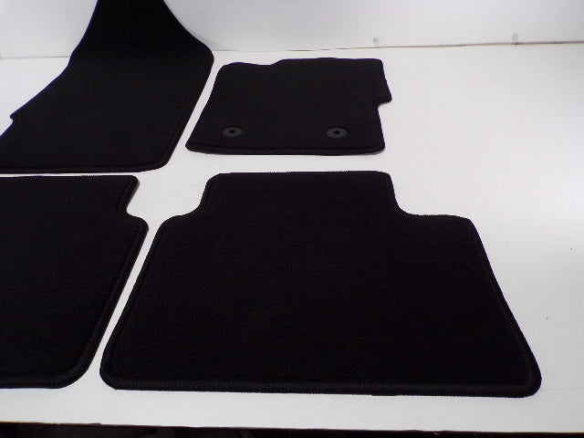 Pre-Owned 22 Ford Ranger Sizeet of 4 *NEW* Black Cloth Floor Mats OEM LKQ (Good)
