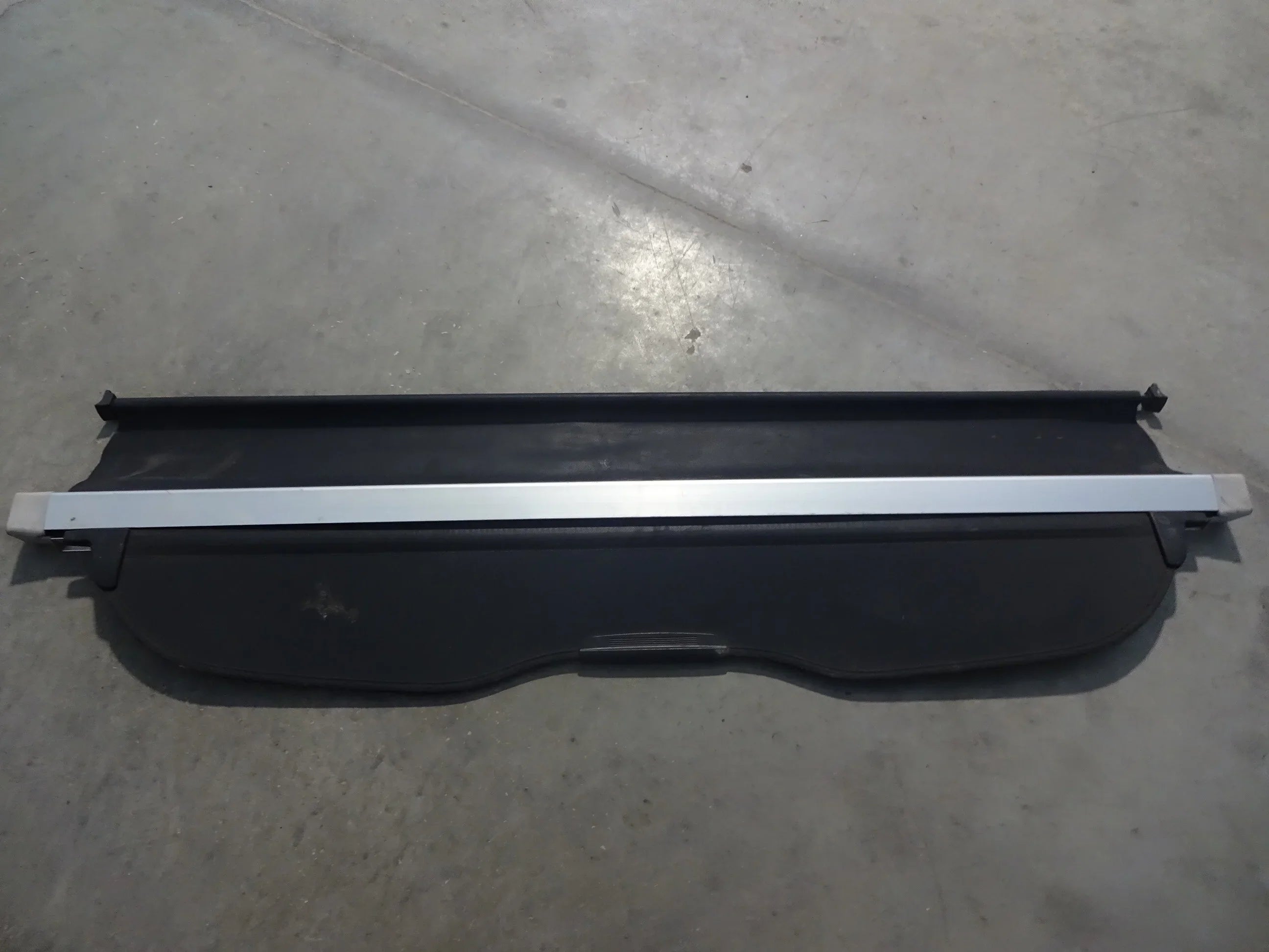 Pre-Owned 2012 Sizeubaru Forester Rear Grey Retractable Cargo Cover OEM (Good)