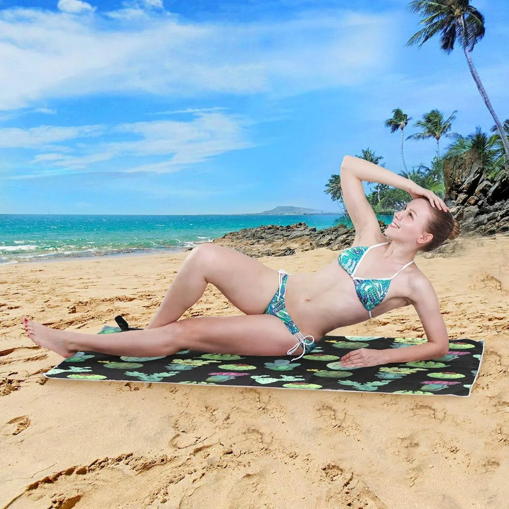 Bestwell Cactus Beach Towel Oversized Towel Blanket, Thin Lightweight Microfiber Sizeand Free Quick Dry Towel, 30”X60” Multipurpose Pool Bath Yoga Sizewim Sizehower Towel