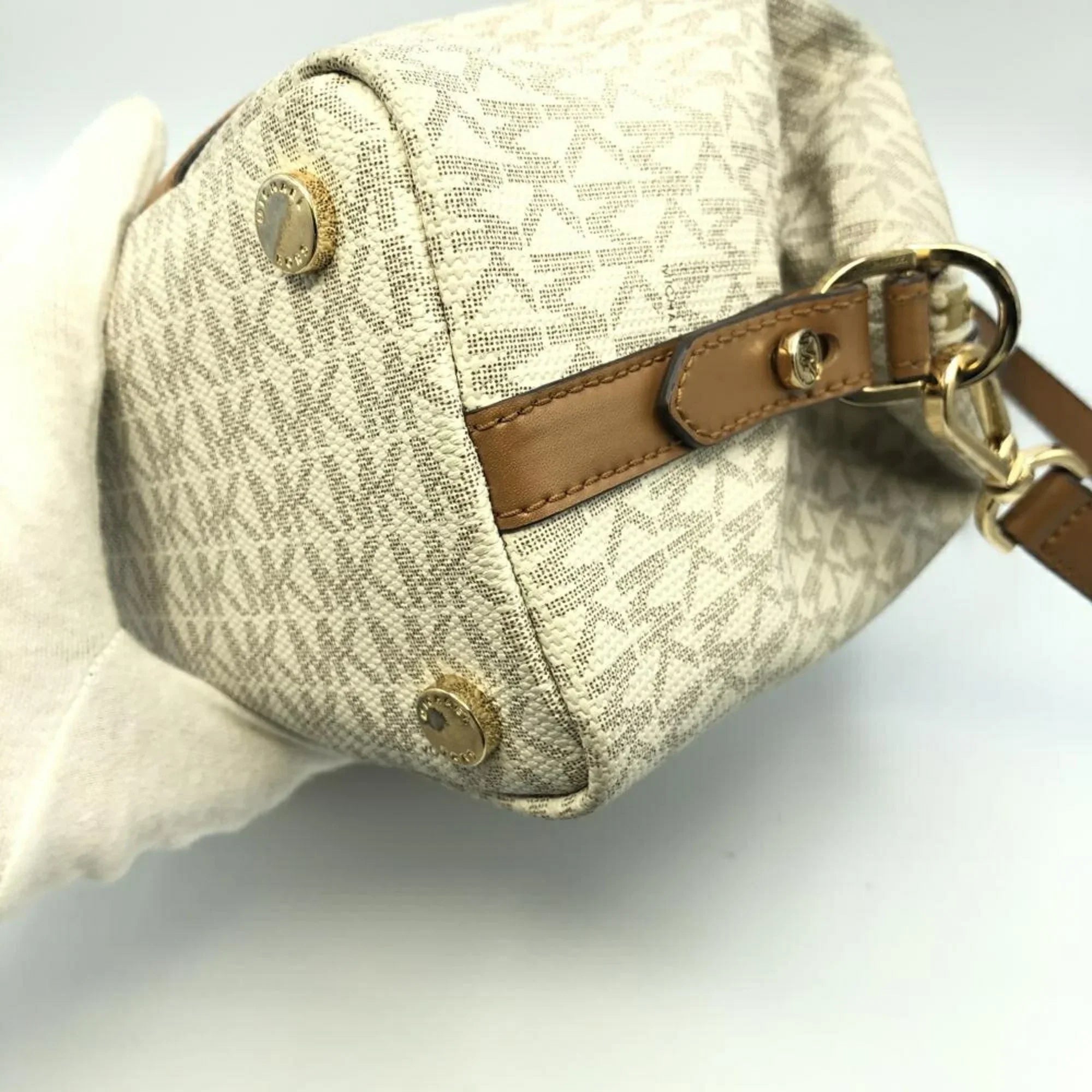 Pre-Owned MICHAEL KORSize Handbag Michael Kors (Like New)