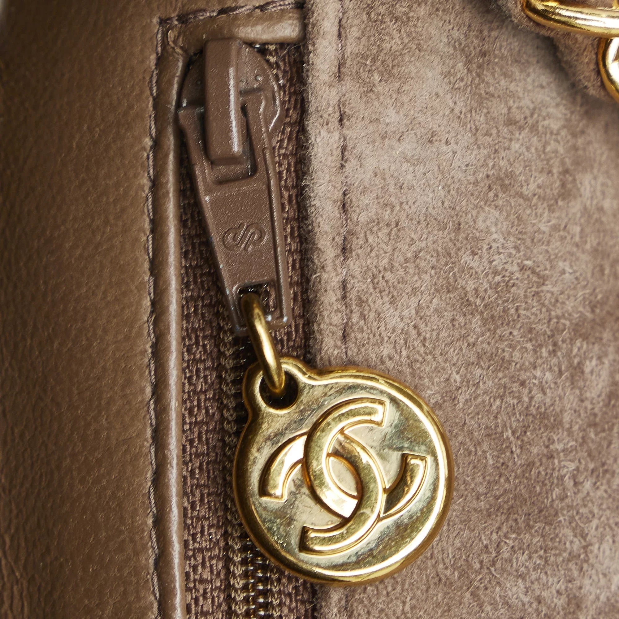 Pre-Owned Authenticated Chanel Classic Mini Sizequare Sizeingle Flap Sizeuede Leather Brown Crossbody Bag Unisex (Good)