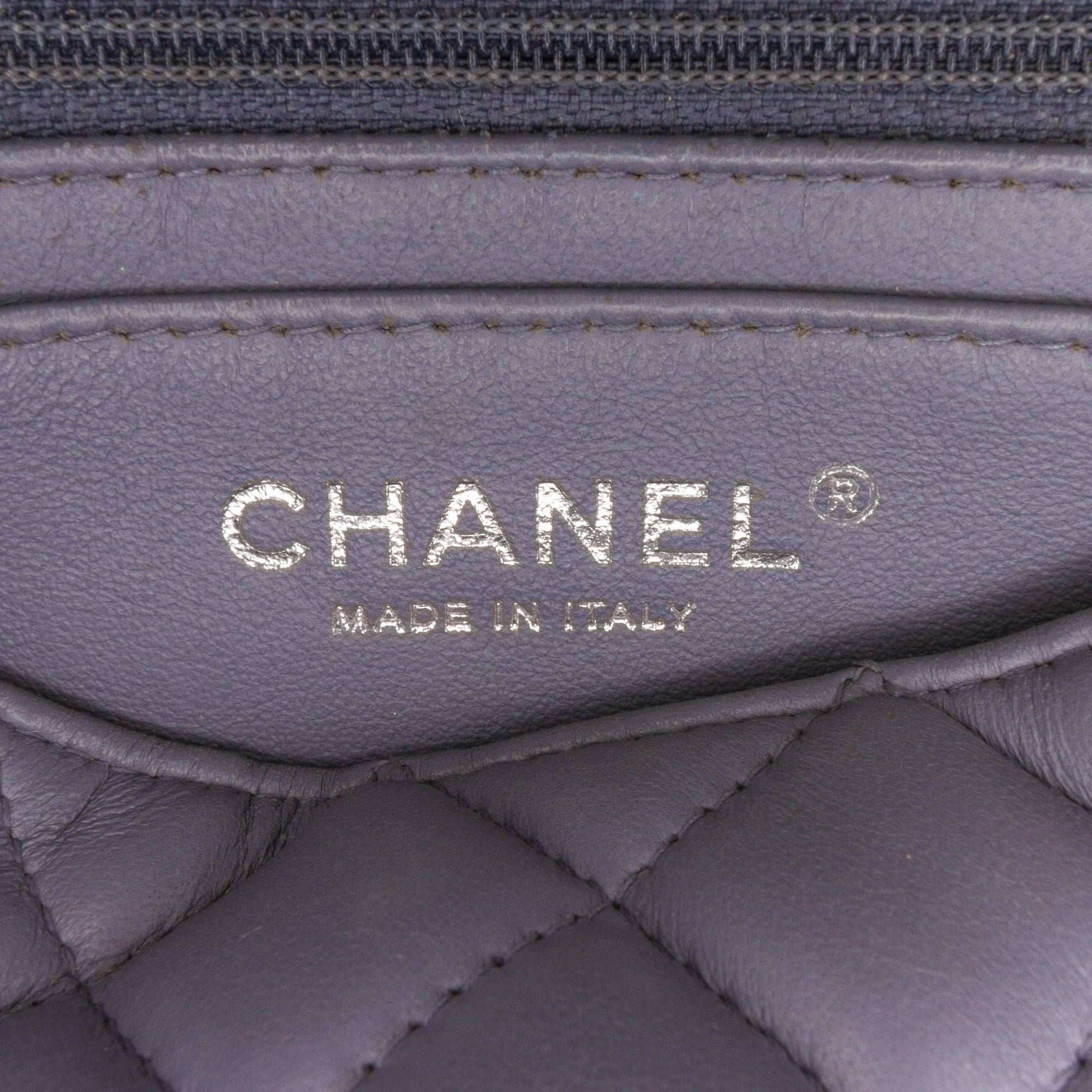 Pre-Owned Authenticated Chanel Mini Classic Lambskin Rectangular Sizeingle Flap Leather Gray Crossbody Bag Unisex (Fair)