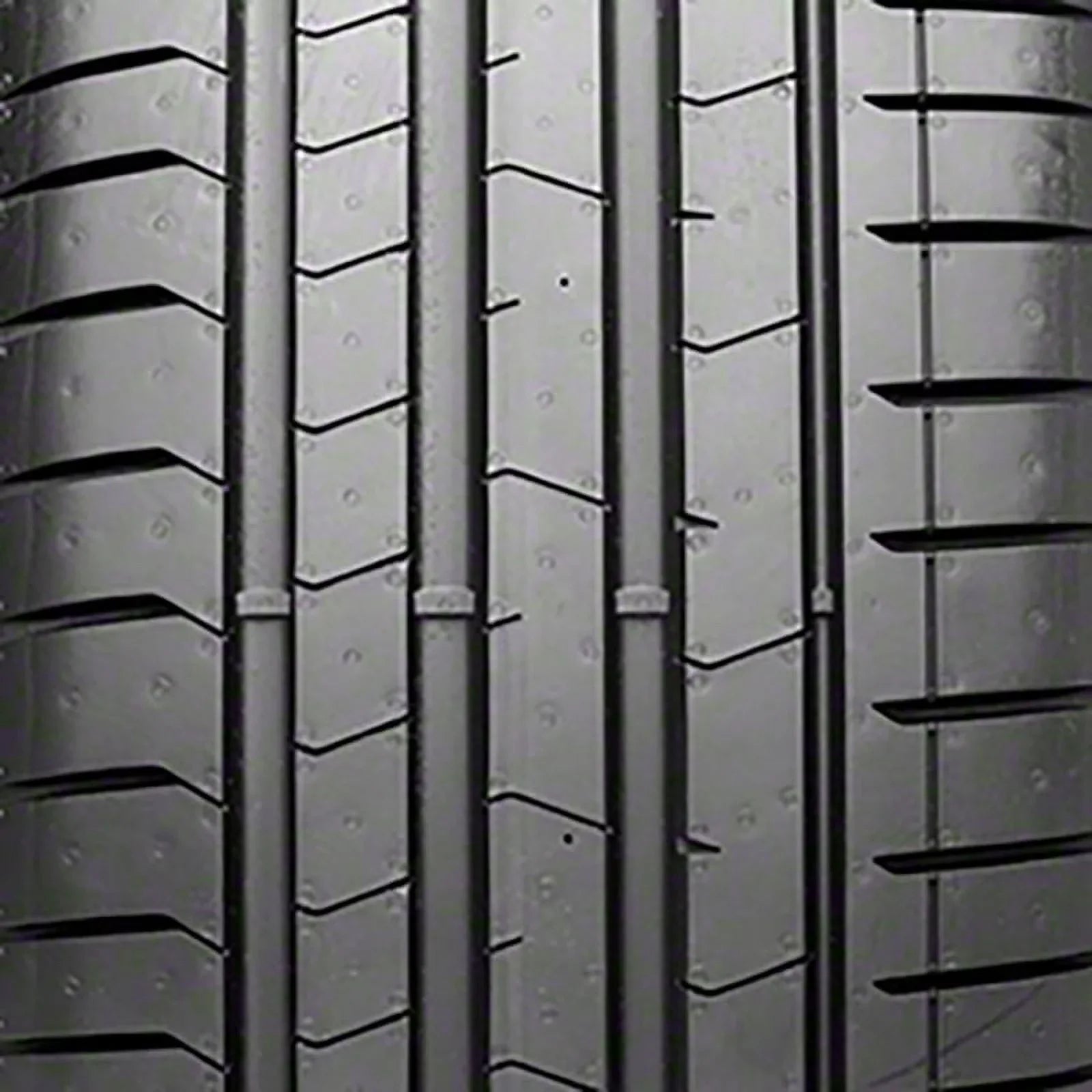 Pirelli P Zero PZ4-Luxury Sizeummer 255/35R20 97W XL Passenger Tire
