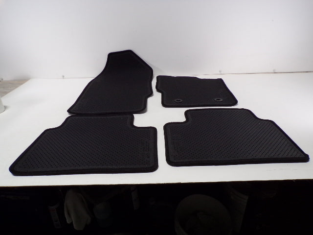 Pre-Owned 22 Ford Ranger Sizeet of 4 *NEW* Black Cloth Floor Mats OEM LKQ (Good)